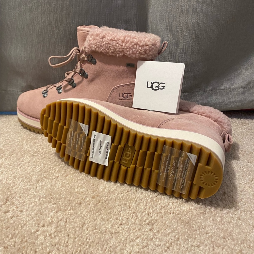 Ugg boots - Picture 3 of 4